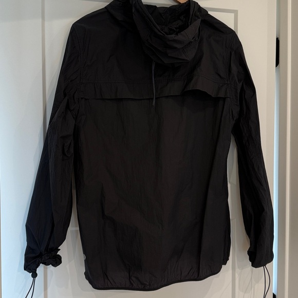 Lululemon Packable Water-Repellent Step Out Anorak in Black Size Medium - Picture 9 of 13